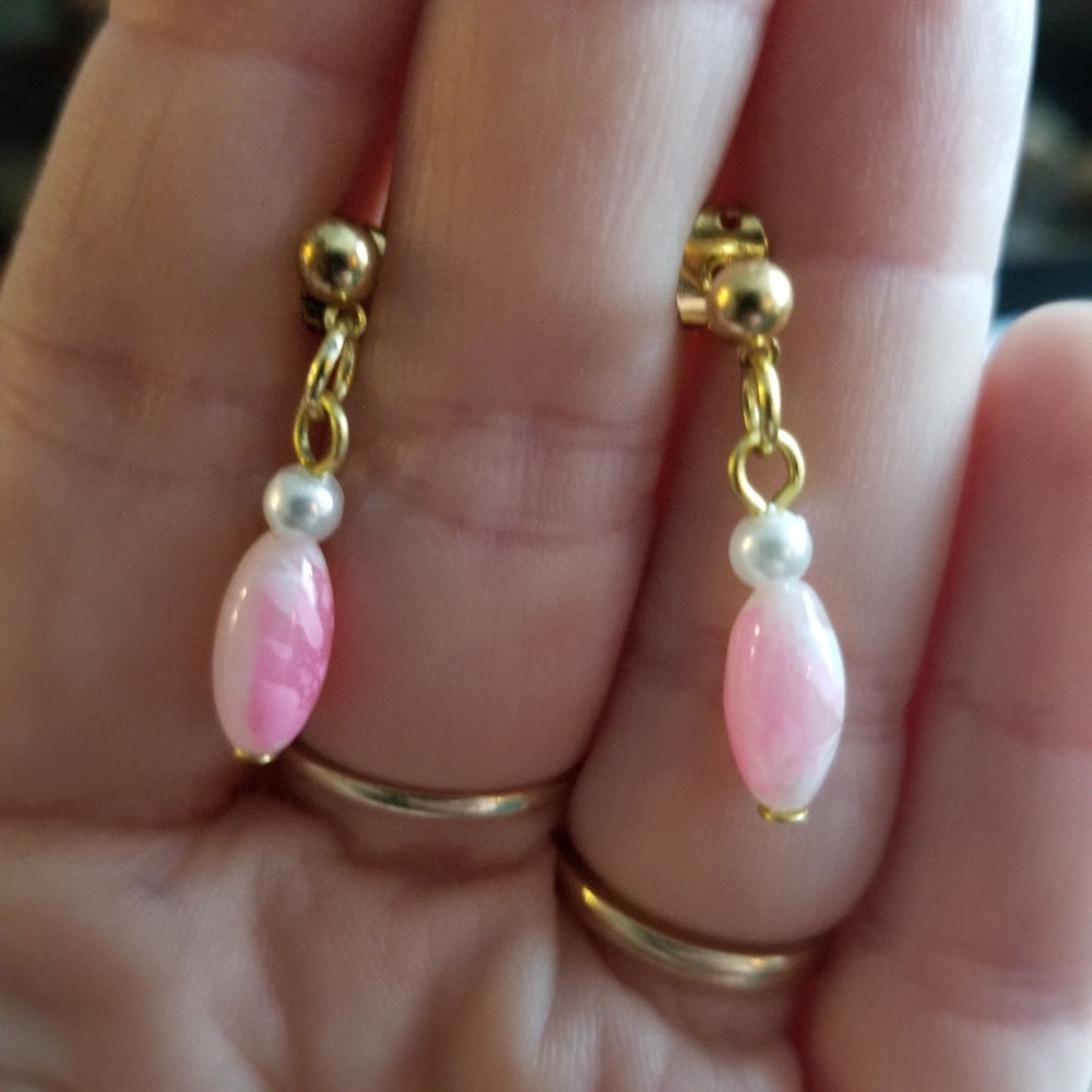 Relisted -Dainty pink and peach bead earrings gold tone white faux pearl - Picture 6 of 13